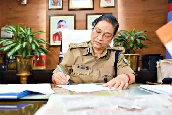 रांची: आगामी त्योहारों को लेकर झारखंड पुलिस अलर्ट, DGP आज करेंगी विधि-व्यवस्था की