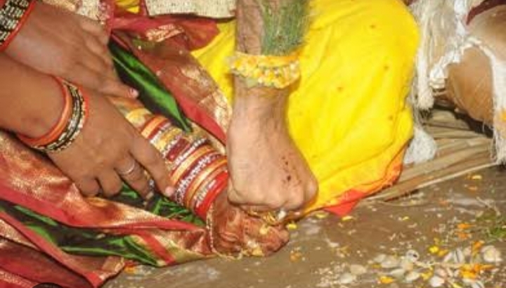 गौड़ समाज में आज भी जीवित है “कौड़ी खेल” की परंपरा, शादी में निभाई गई अनोखी रस्म : हेमसागर प्रधान
