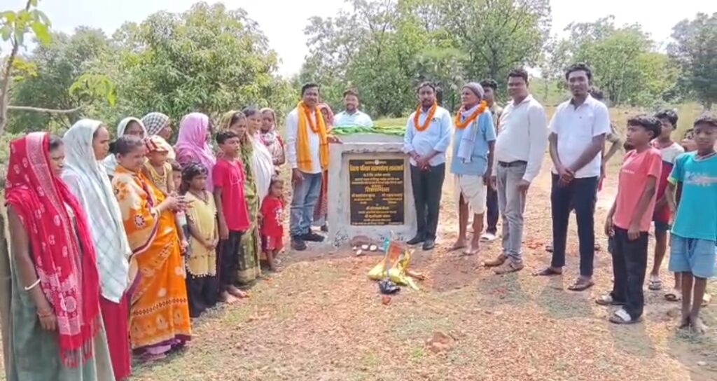 परगानाथडीह बंदी तालाब में सिंचाई नाली व कल्भटे निर्माण का शिलान्यास, किसानों को मिलेगा सिंचाई लाभ