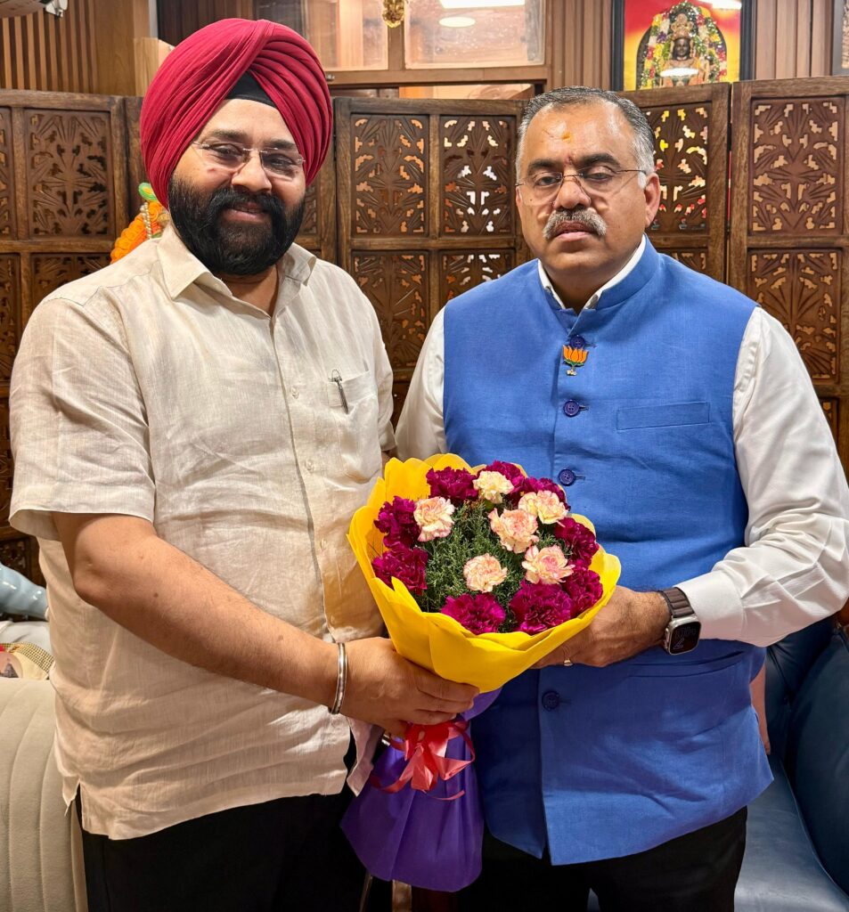 भाजपा राष्ट्रीय महासचिव तरुण चुग से मिले झारखंड भाजपा प्रवक्ता अमरप्रीत सिंह काले, संगठनात्मक विषयों पर हुई चर्चा