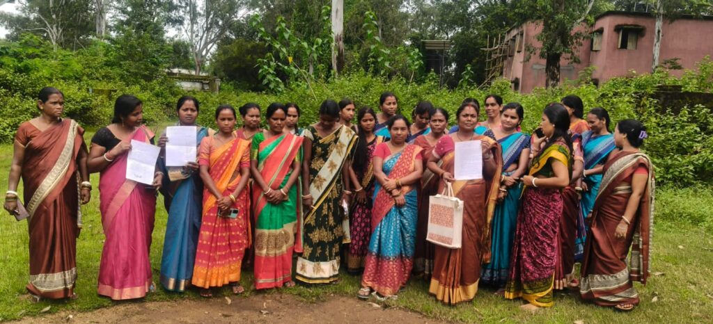 JSLPS कैडरों ने मानदेय में 100% बढ़ोतरी समेत पांच सूत्री मांगों को लेकर उठाई आवाज, अधिकारियों को सौंपा पत्र