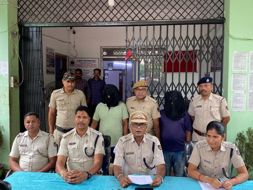 ढाई साल पुराने वाहन चोरी और हत्या मामले का खुलासा, राउरकेला पुलिस ने दो आरोपियों को किया गिरफ्तार